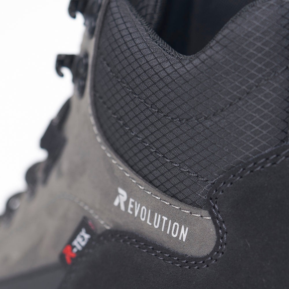 Revolution - U0169-42