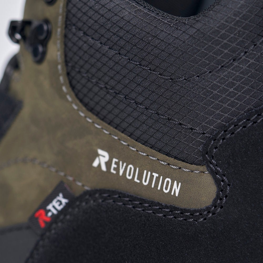 Revolution - U0169-54